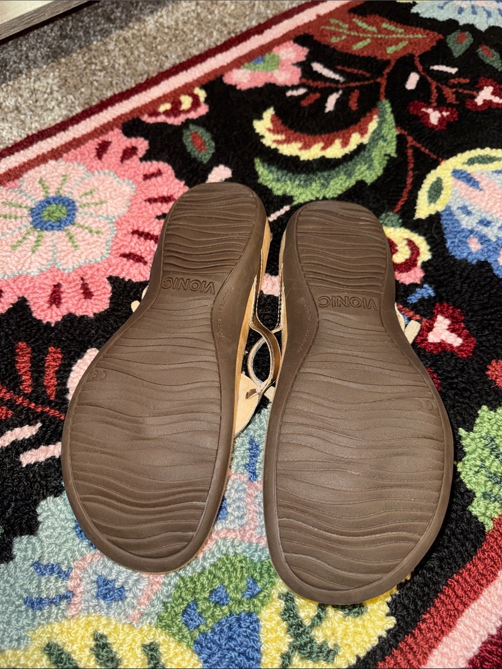 Vionic Ricci thong sandals - Picture 4 of 5